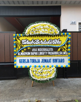 Papan Bunga Duka di Tomulabutao Selatan